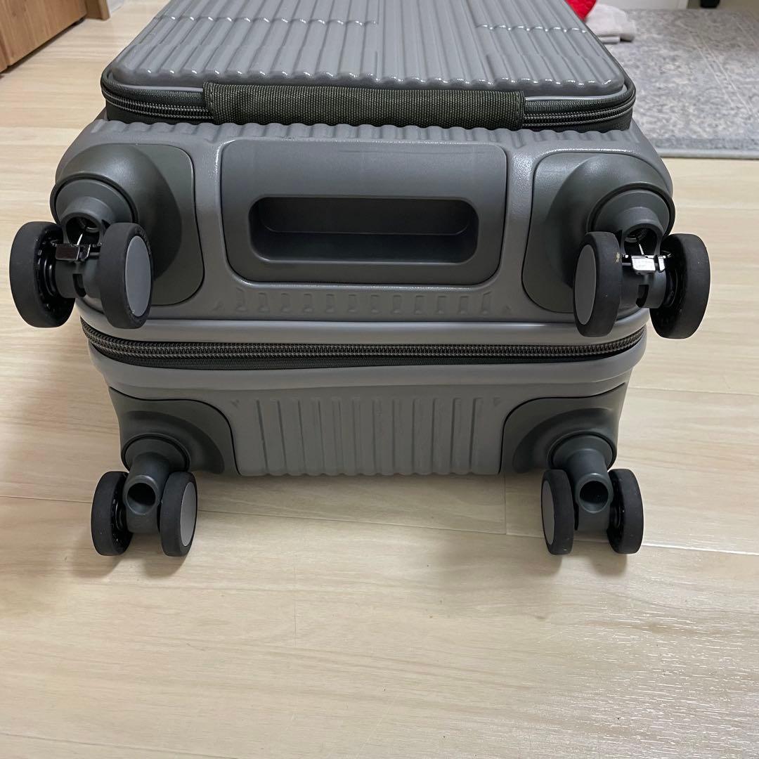 イノベータースーツケース　inv50 38ℓ 機内持ち込み