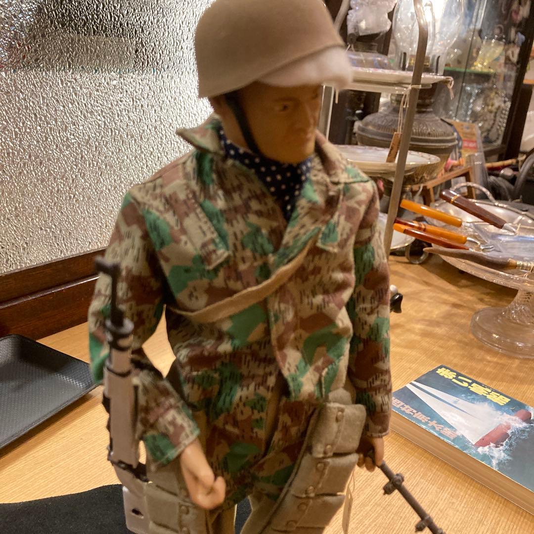 ミリタリー人形 迷彩服 武器付き GIジョー