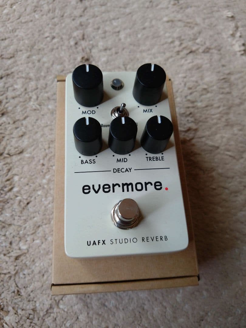 UAFX Studio Reverb ever moreギターエフェクター