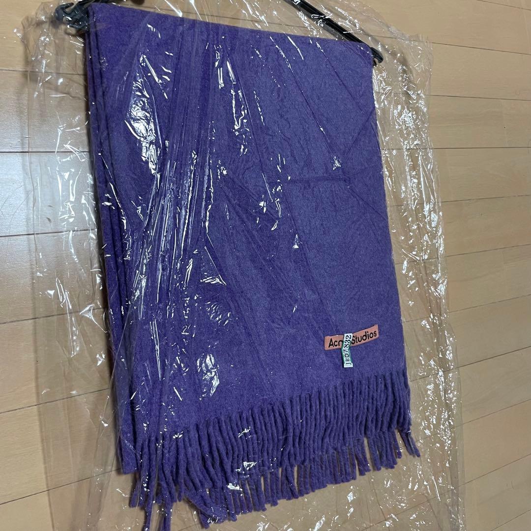 Acne studious 大判マフラー