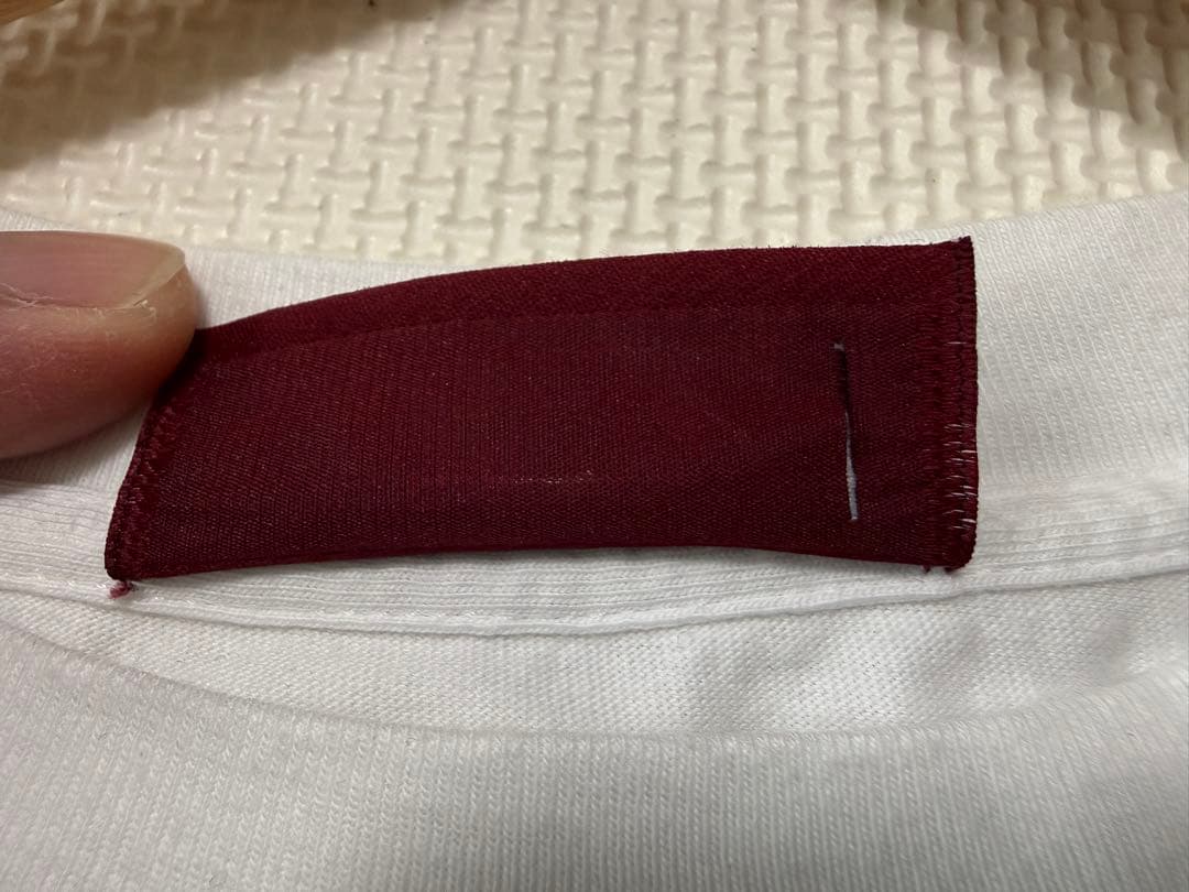 GUCCI ホワイト Tシャツ ロゴプリント