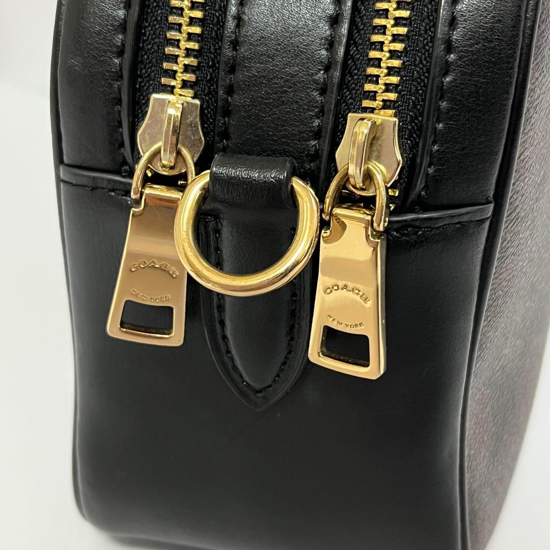 極美品✨コーチ　カメラバッグ　ショルダーバッグ　ダブルジップ　PVCレザー　黒