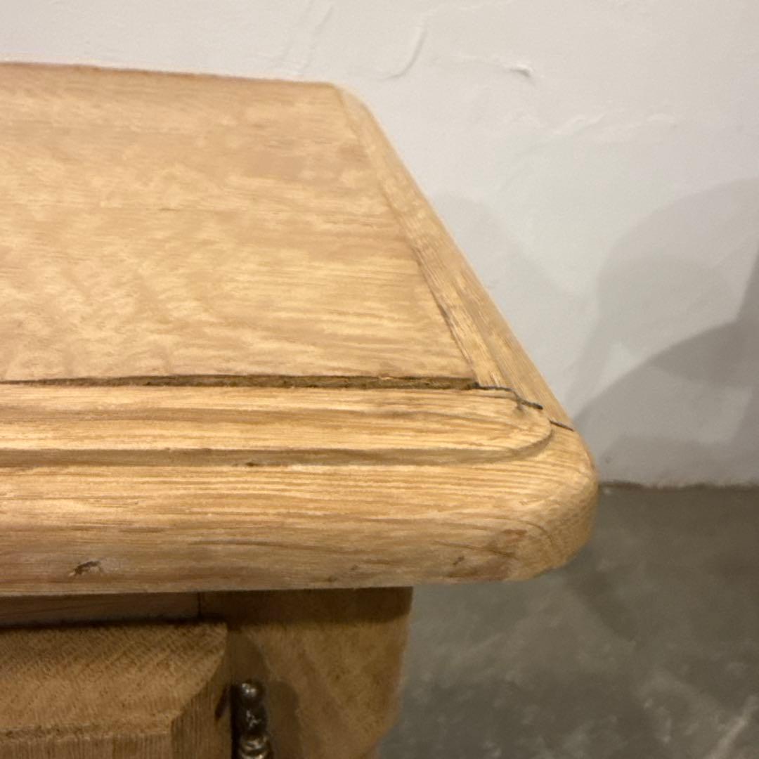 ビンテージ　木製サイドテーブル　猫脚　剥離　ベッドサイドテーブル