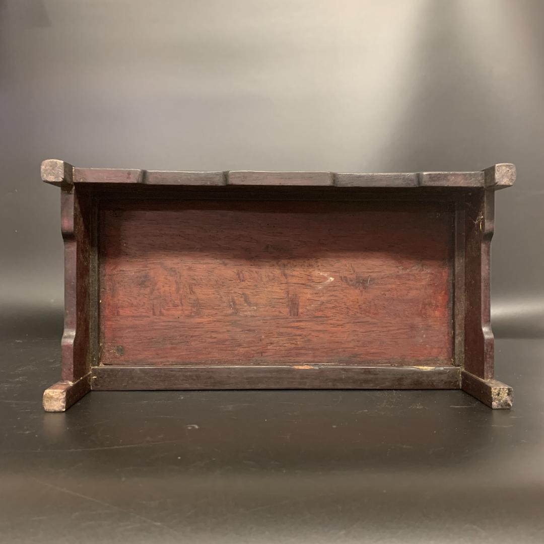 木製装飾キャビネット 扉付き 小引き出し 七抽斗 浮彫 彫刻