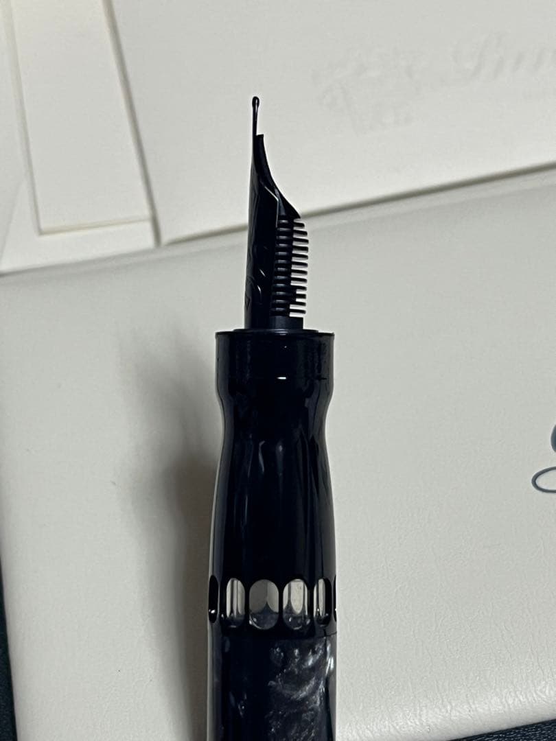 新品未使用 ピナイダー ラ グランデ ベレッツァ ロック 万年筆 グレー EF