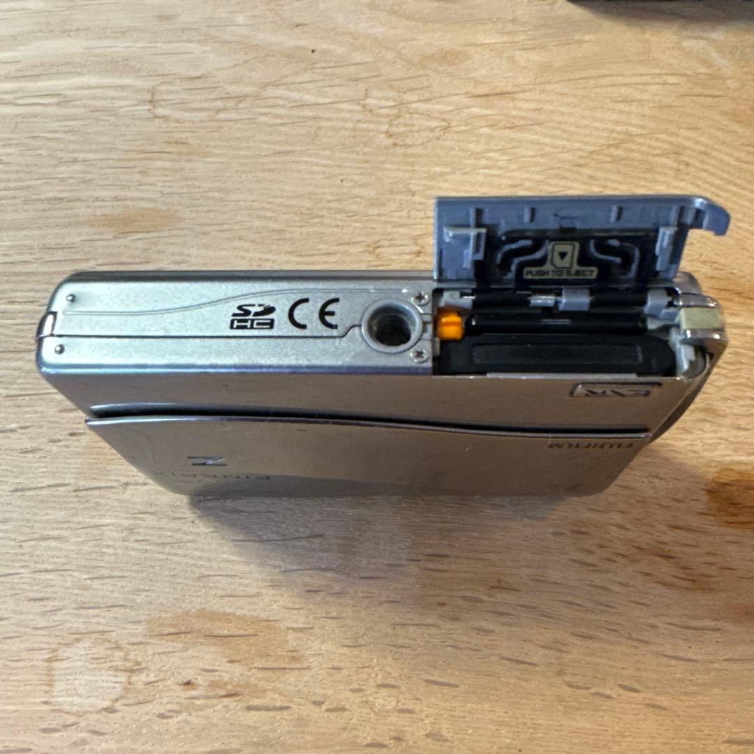 FINEPIX Z700EXR FUJIFILM シルバー