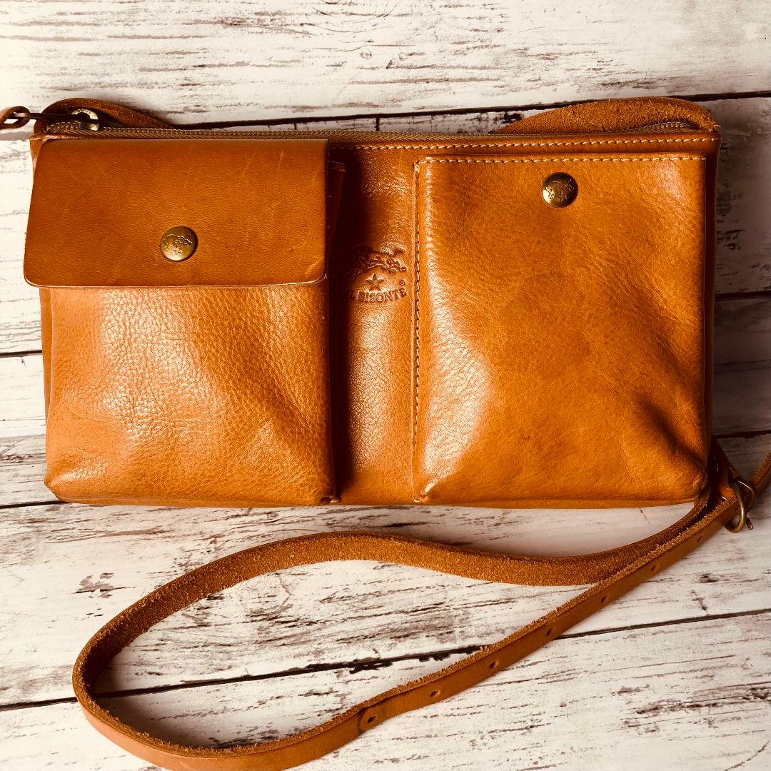 【美しいヌメ革】IL BISONTE　ショルダーバッグ　本革　バイソン　斜め掛け