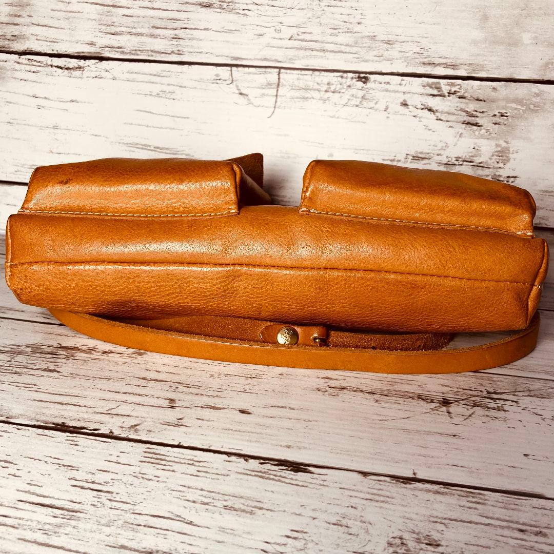 【美しいヌメ革】IL BISONTE　ショルダーバッグ　本革　バイソン　斜め掛け