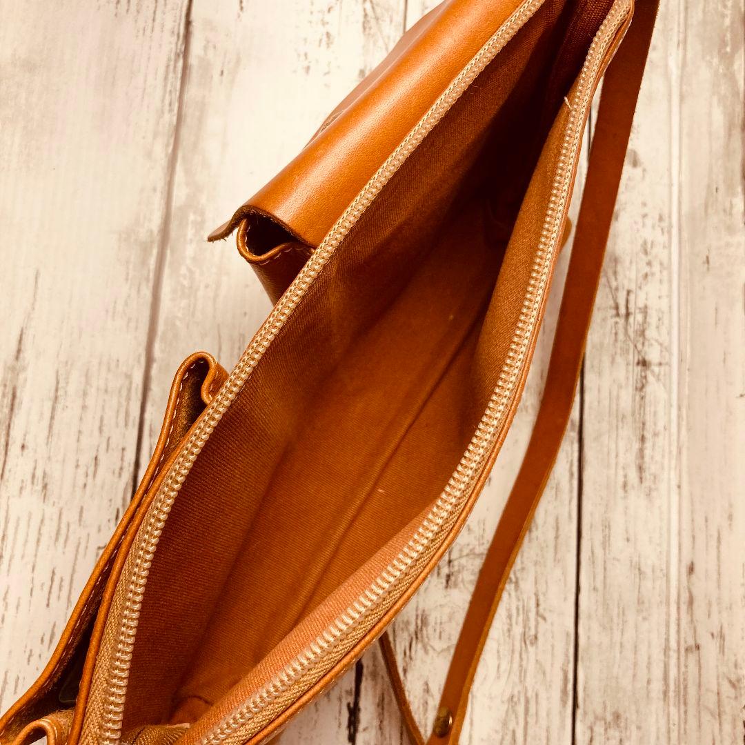 【美しいヌメ革】IL BISONTE　ショルダーバッグ　本革　バイソン　斜め掛け