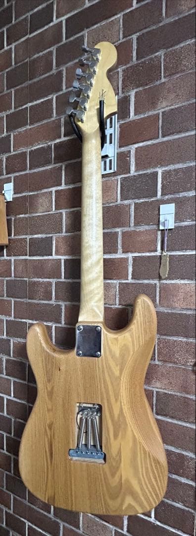 r*1様 メーカー不明　ストラトタイプ　エレキギター リバースヘッド仕様