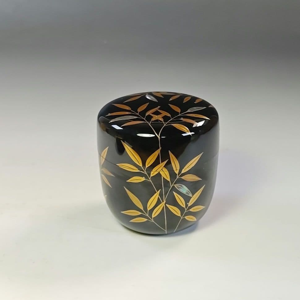 イ805 棗『目代春帆作』『堀内宗完　極箱』『笹露蒔絵　黒内銀地　大棗』漆塗