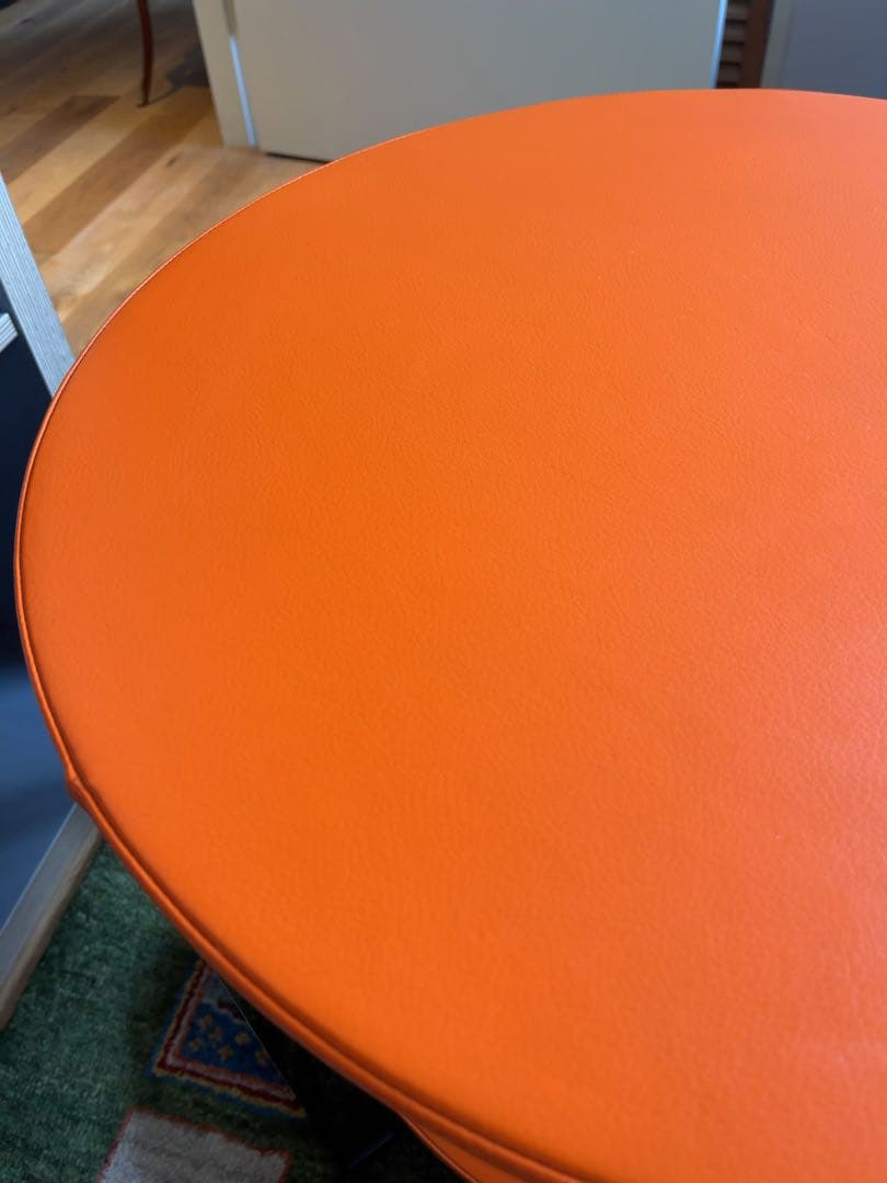 ポルトローナ　フラウ　高級レザー　サイドテーブル　美品