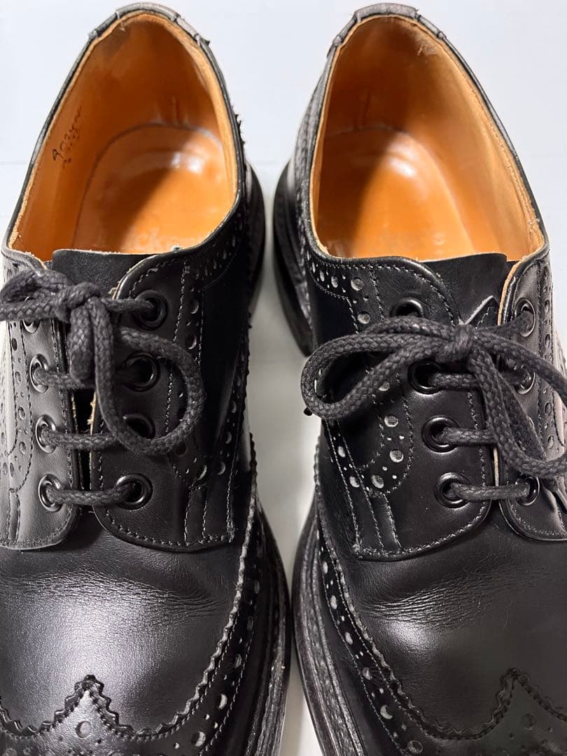 トリッカーズ　バートン　黒　8ハーフ