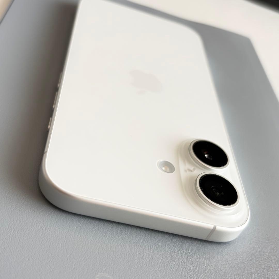 【傷なし美品】iPhone16 ホワイト 128GB SIMフリー ケース付き