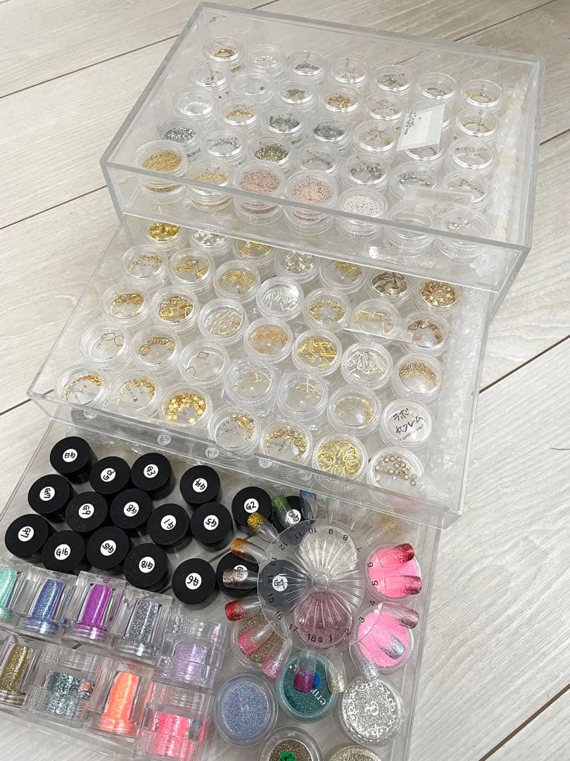 ネイルアート用品まとめ売り　ジェルネイル　ラメ　ホロ　メタル　パーツ