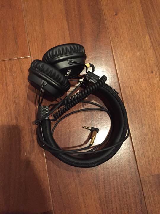 マーシャルヘッドフォン