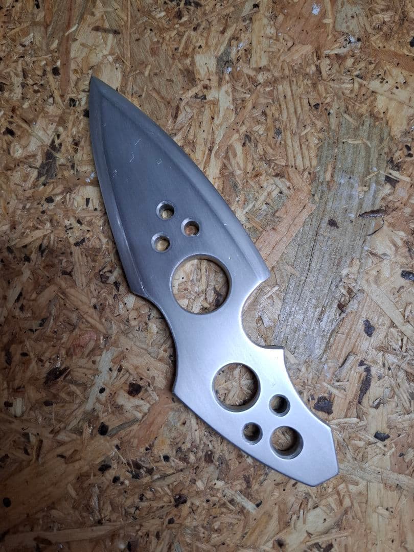 ダミー　クナイ