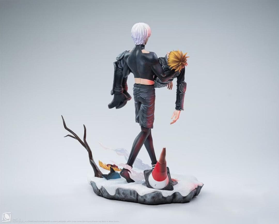 東京喰種 金木研が永近英良を抱く 1/6 樹脂 フィギュア