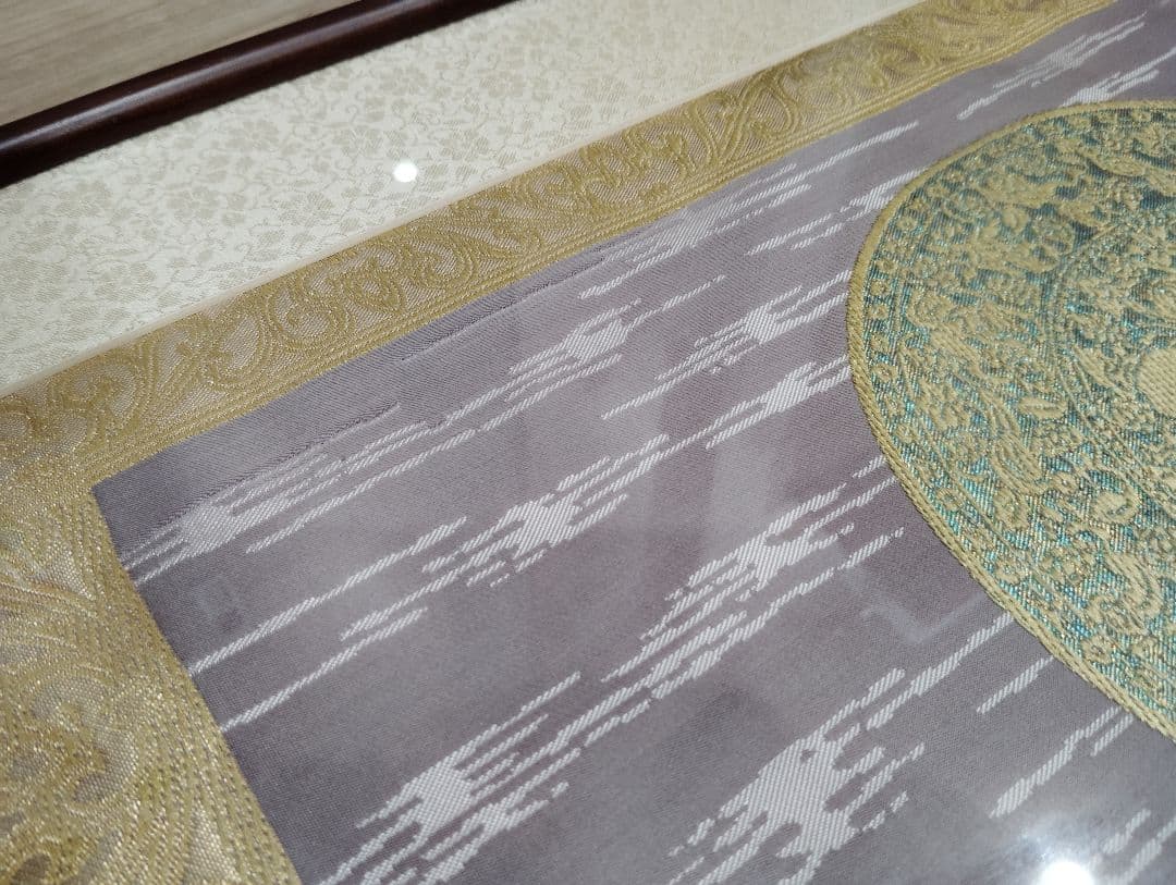 【美品】山口弘躬 謹織 額装「御卓飾 葡萄鏡文」唐織　額縁