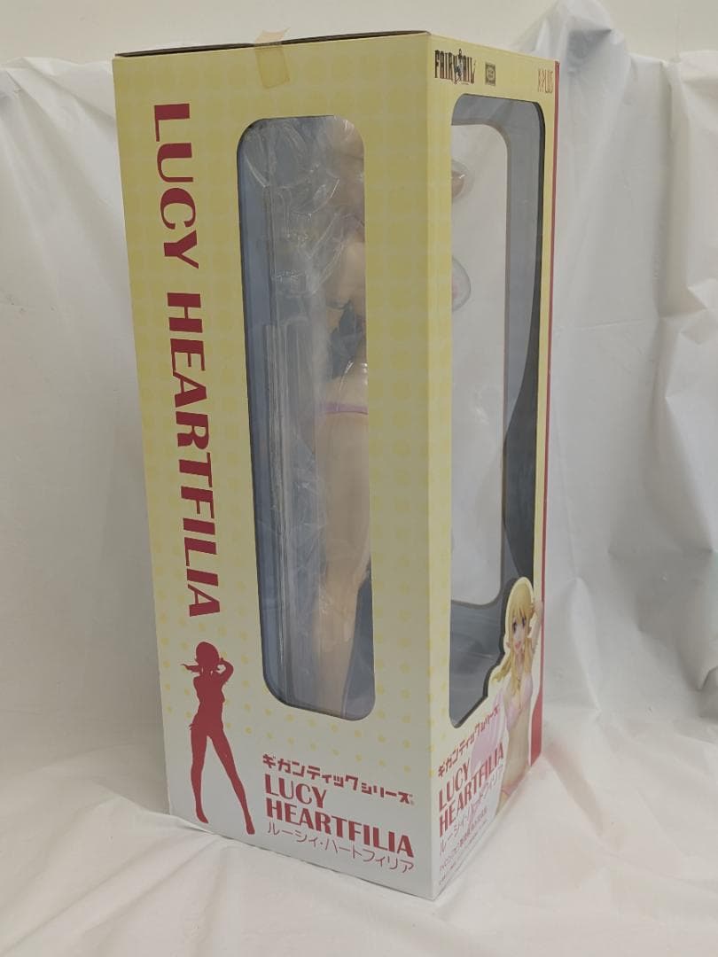 ルーシィ・ハートフィリア フィギュア ギガンティックシリーズ