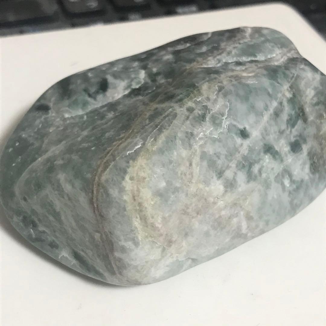 糸魚川翡翠　高透過　271g