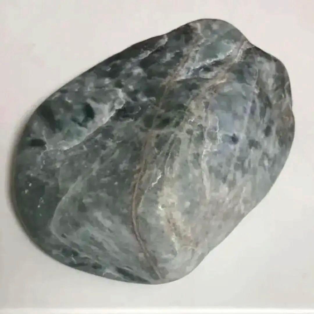 糸魚川翡翠　高透過　271g