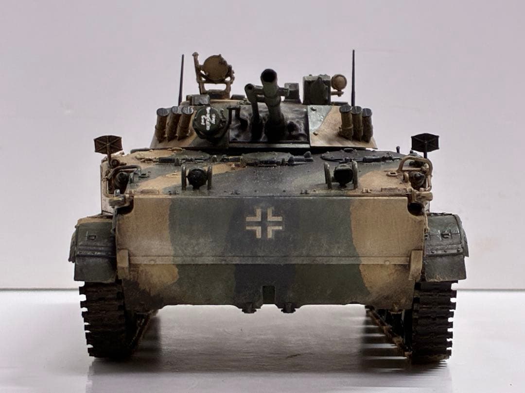 トランペッター　1/35 BMP-3 完成品　戦車　装甲車　模型　