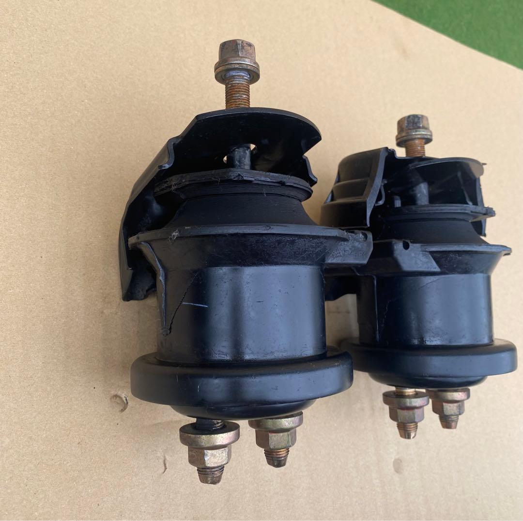 トヨタ　17クラウン JZS171W アスリート　 エステート　エンジンマウント