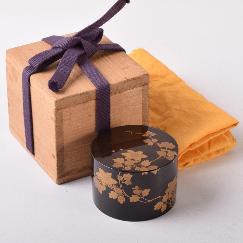 茶道具　漆塗　時代花草蒔絵　香合　時代箱付　V　8233