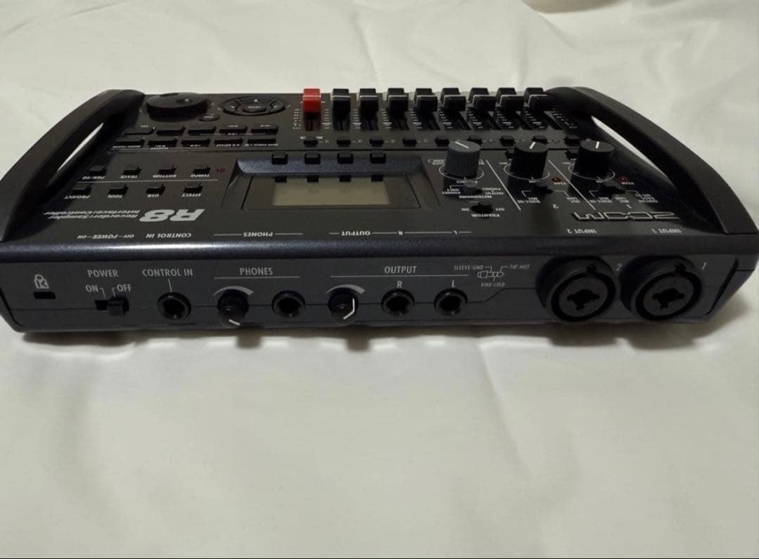 ZOOM R8 マルチトラックレコーダー　 SDカード付き32GB