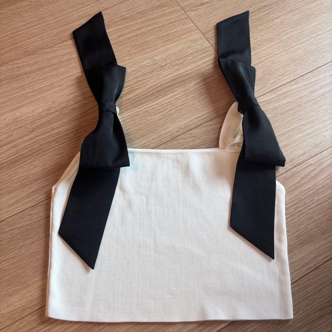 ルルウィルビー　ショルダーリボンミニタンクプルオーバー