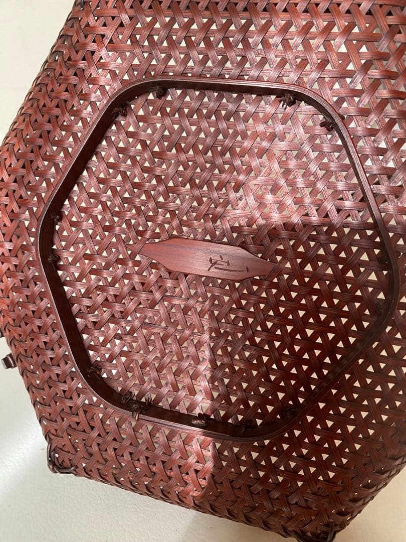 京都　祇園　西河　手付き竹籠