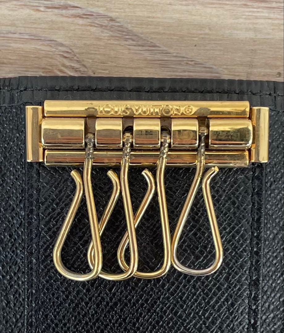 【正規品】LOUIS VUITTON ルイヴィトン エピ 4連 キーケース　黒