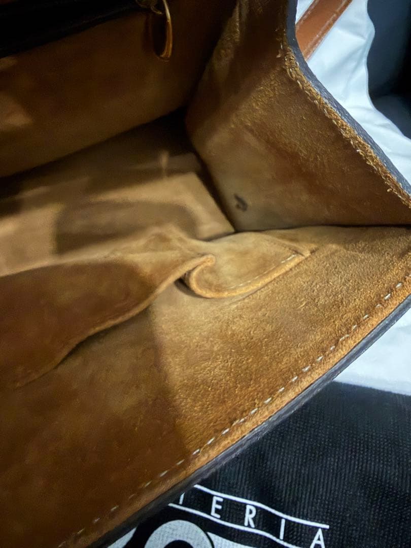 カルボッティブラウンレザー ショルダーバッグ