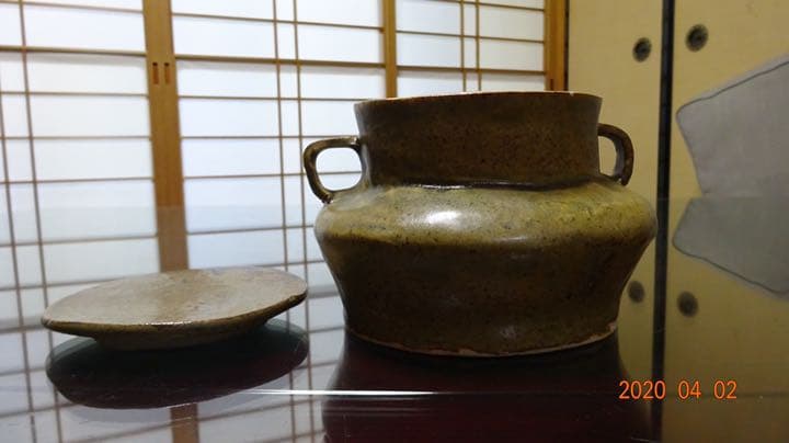 壺　茶壺　（高価な品）