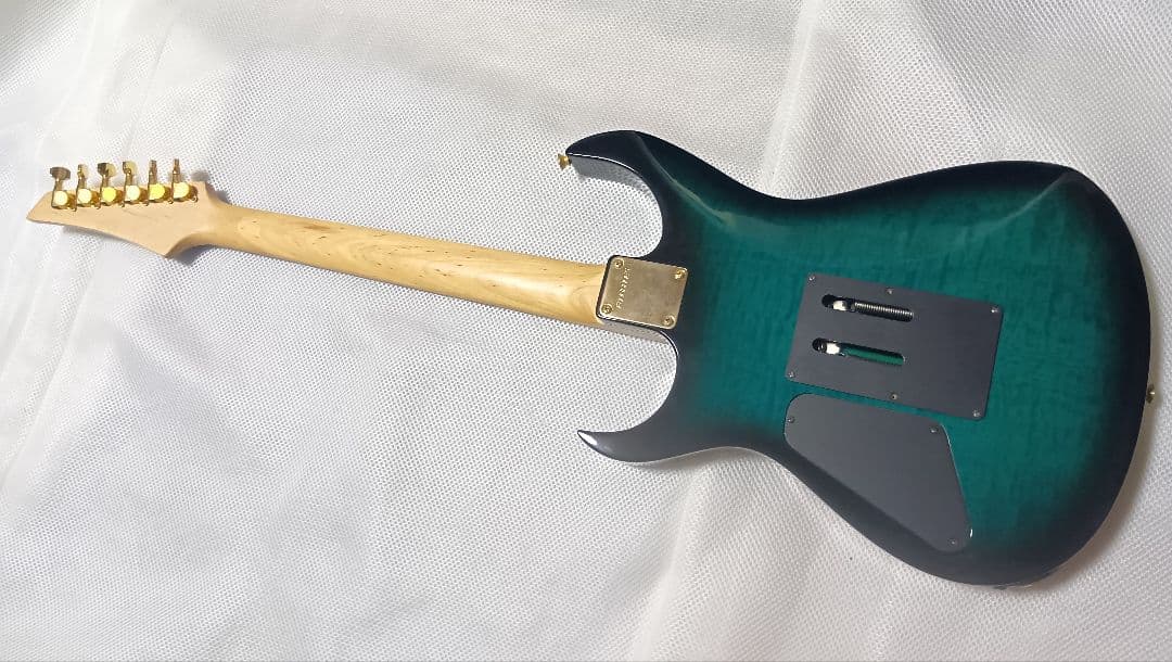 FERNANDES FGZ-550 ダブルロックトレモロ