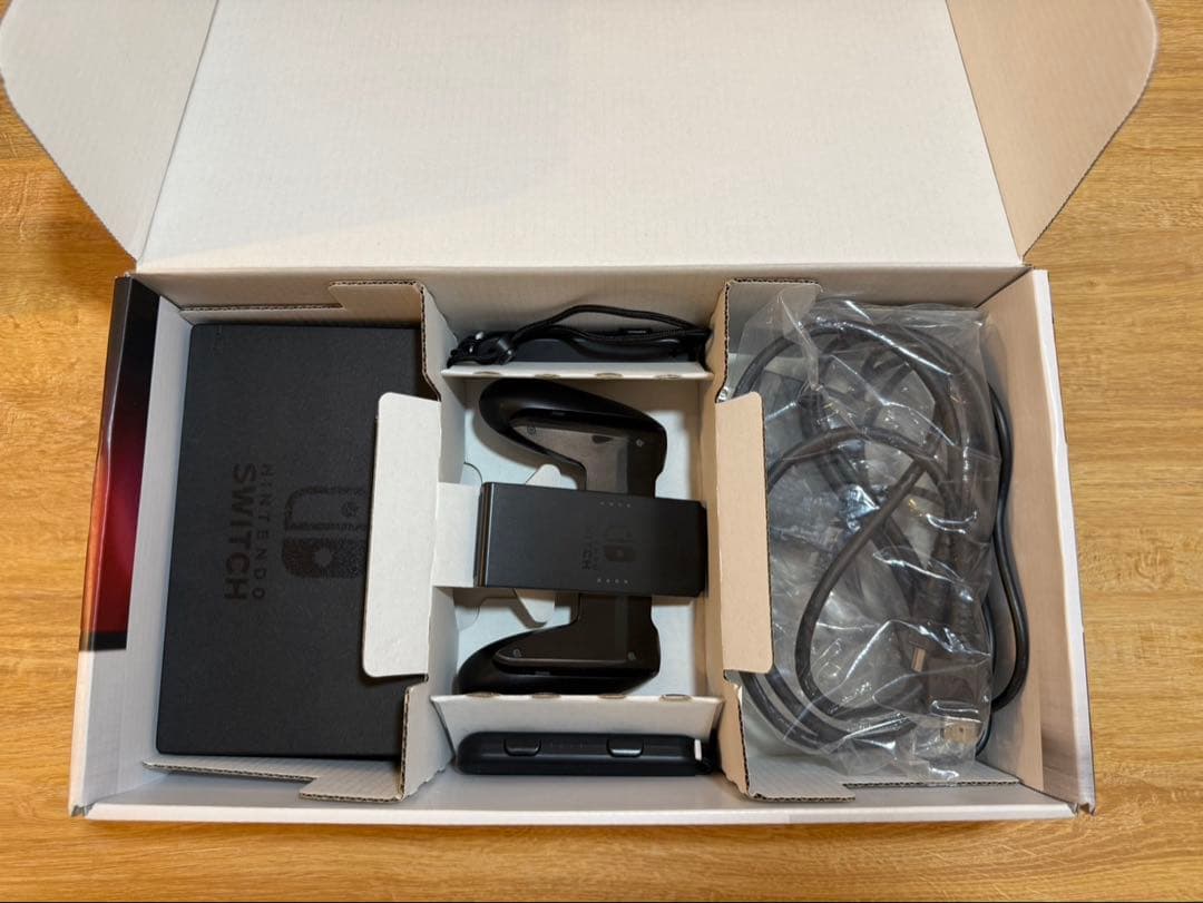 Nintendo switch 本体+付属品+箱
