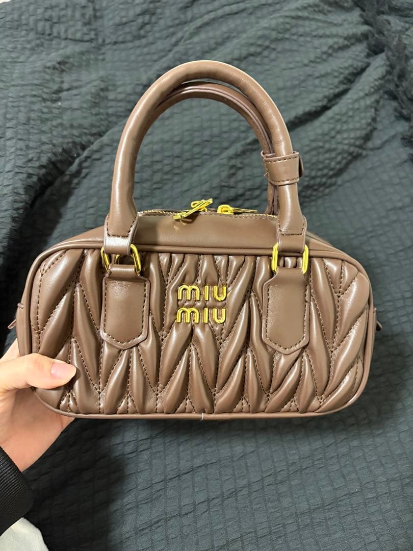 【朝まで値下げ中】MIUMIU アルカディ マテラッセ ブラウン