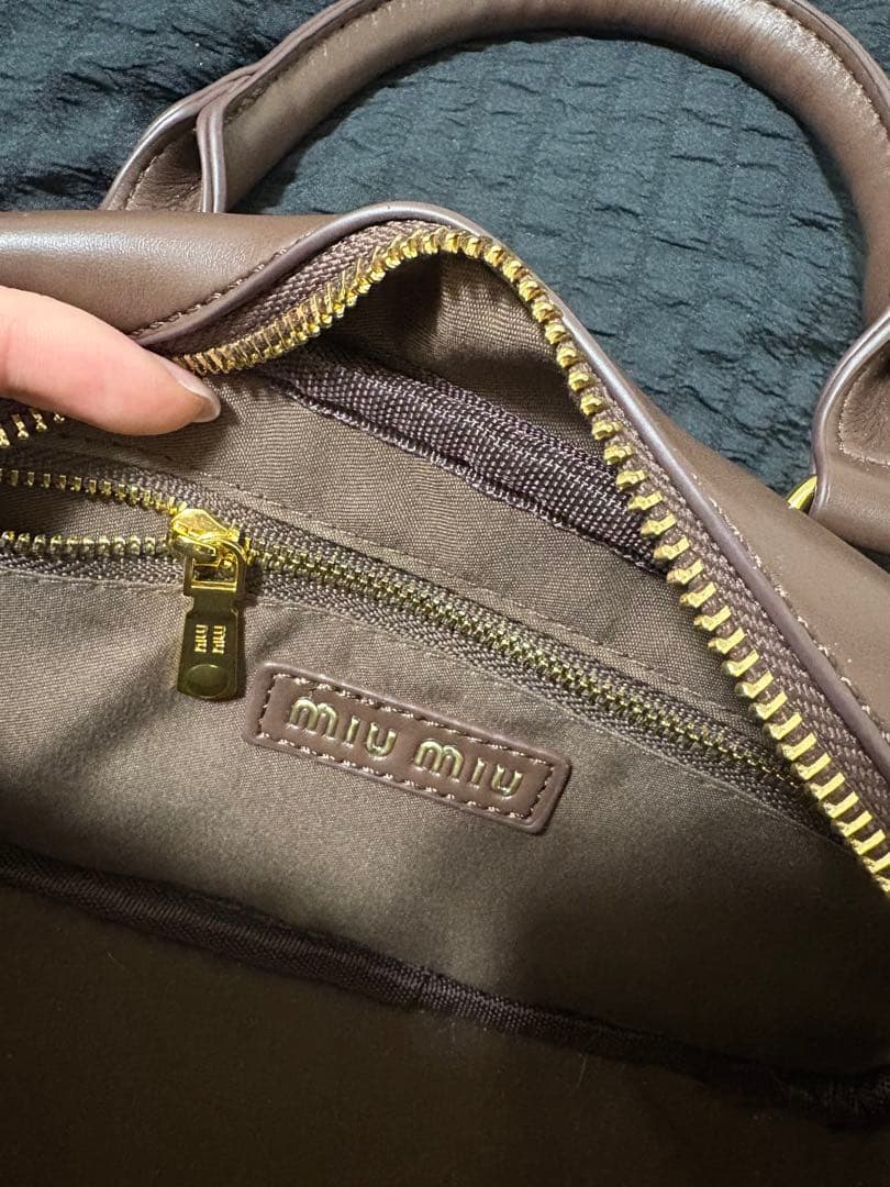 【朝まで値下げ中】MIUMIU アルカディ マテラッセ ブラウン