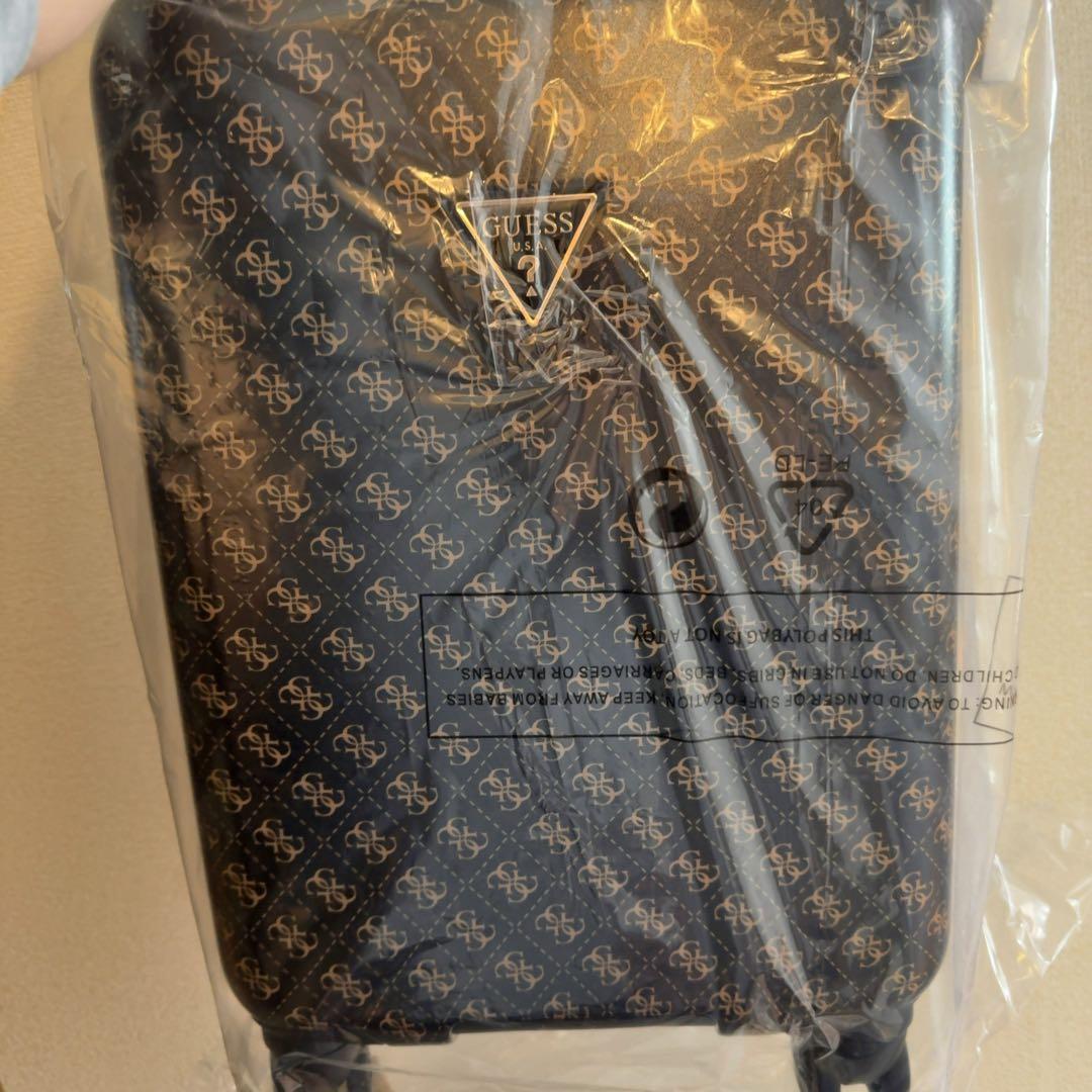 GUESS ゲス JESCO 8-WHEEL 18 IN スーツケース 25L