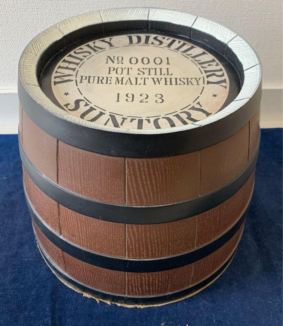 サントリーウイスキー　樽型ディスプレイ