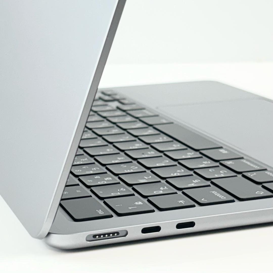 【極美品】MacBook Air M2 2022 13.6インチ A2681