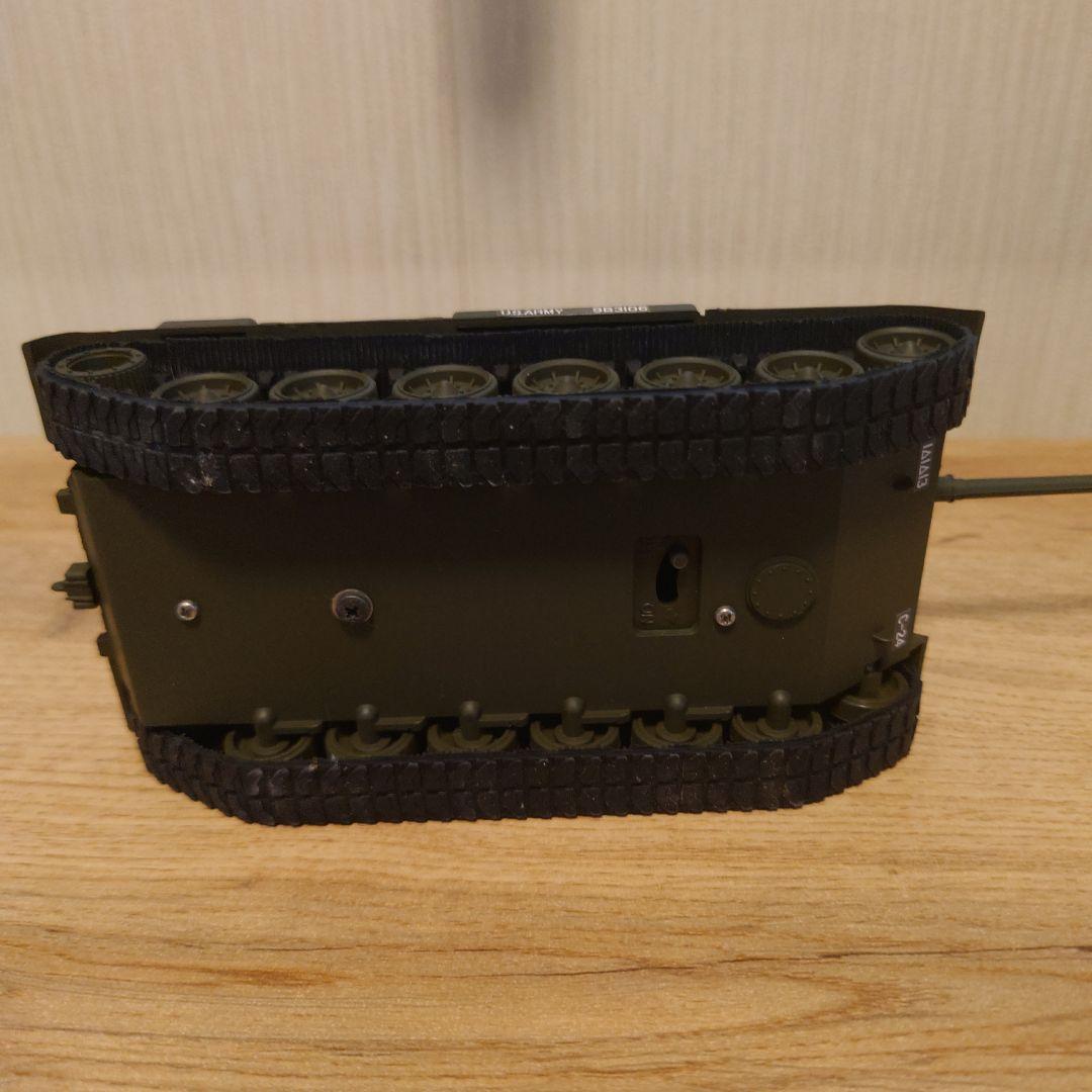 戦車と軍用トラックのミニチュアモデルセット おまけ付き