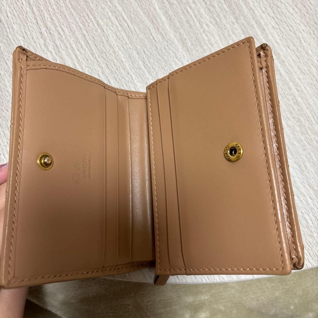 Gucci ベージュ 二つ折り財布