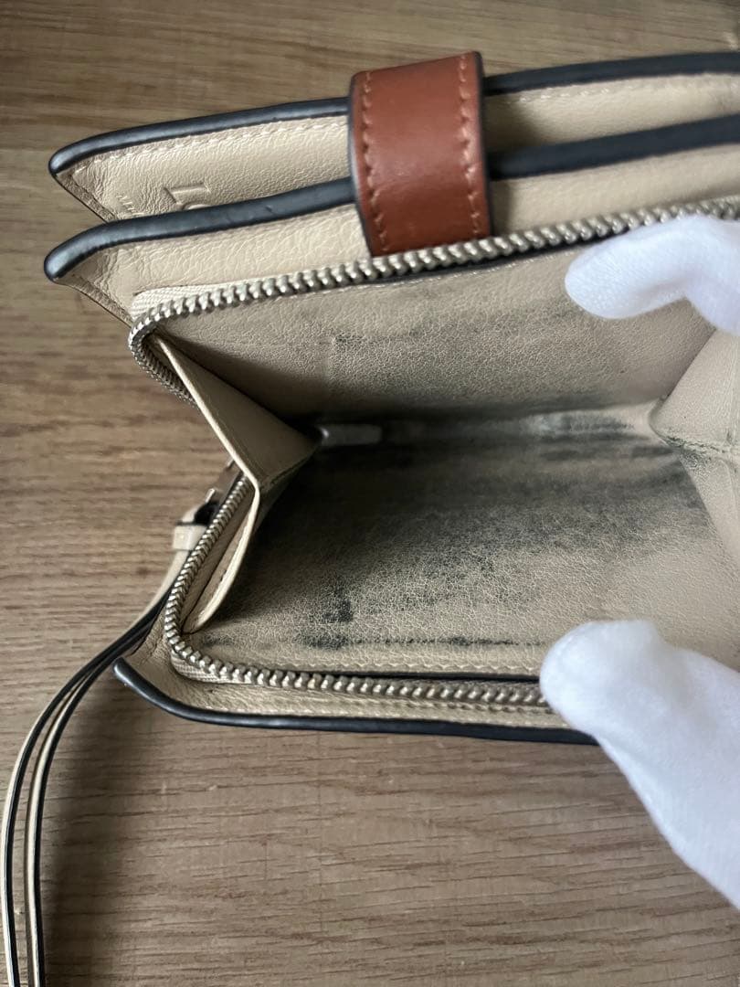 ロエベ三つ折り財布　ミニウォレット