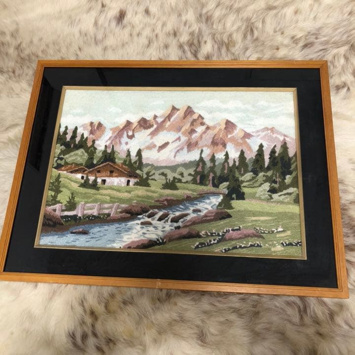 ビンテージ絵画　文化刺繍 山小屋　雪化粧した山脈 ハンドメイド