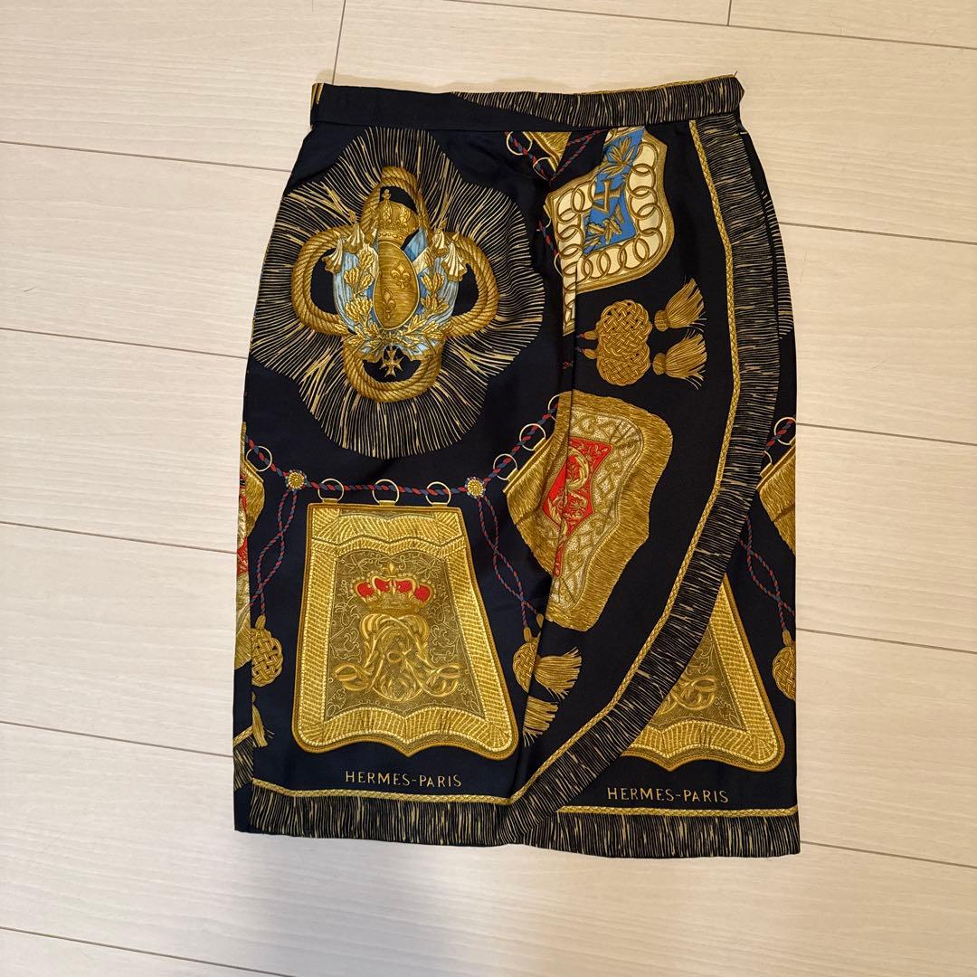 HERMES プリントシルクタイトスカート ネイビー/ゴールド