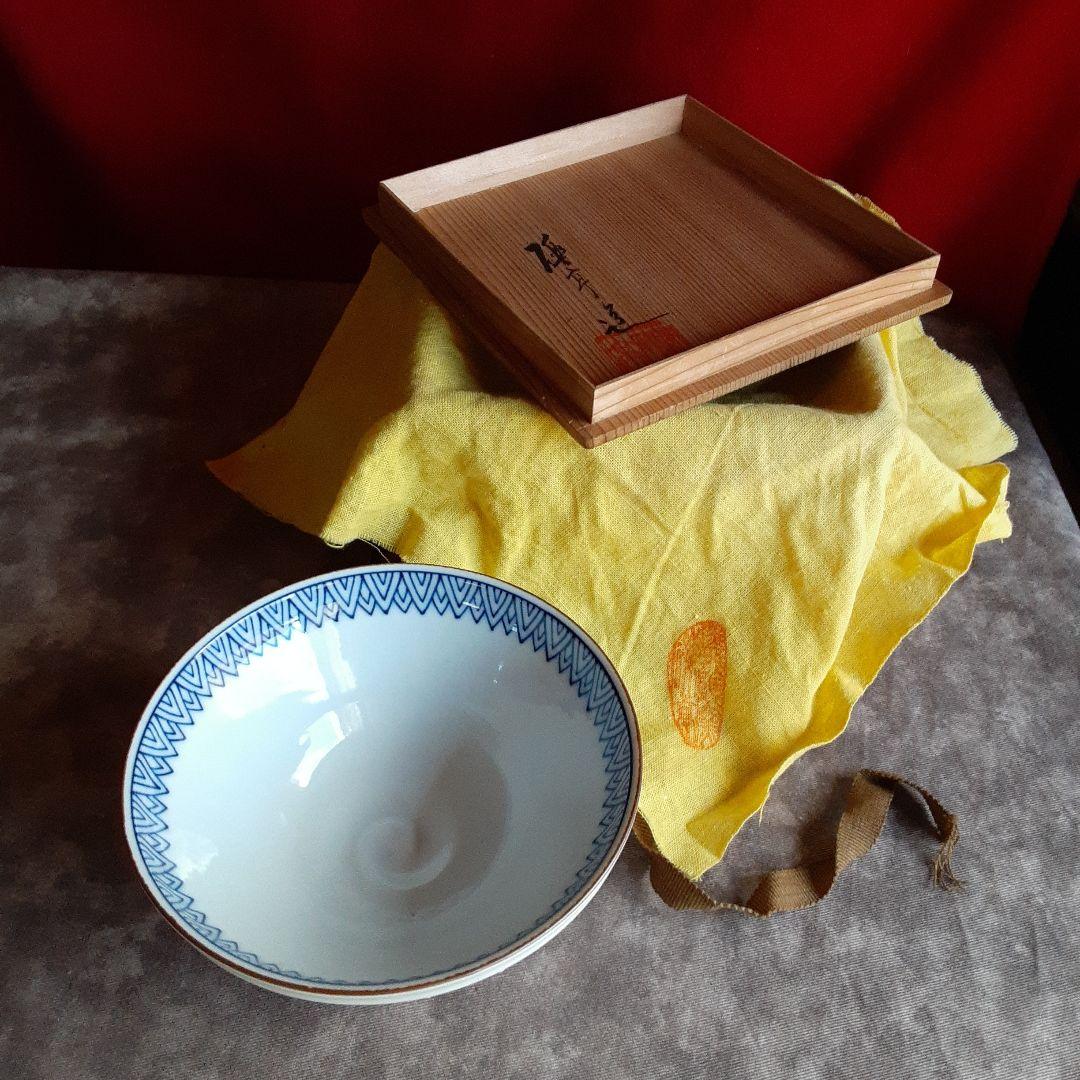 河本礫亭　抹茶茶碗　白盛唐草菊 S