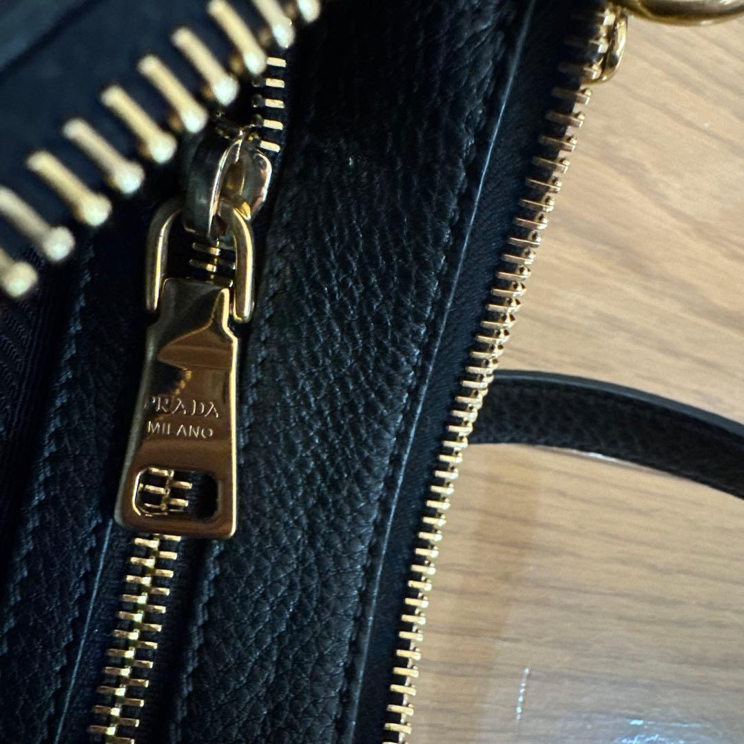 美品　PRADA 1BH046 レザージョルダーバックダブルポシェットブラック