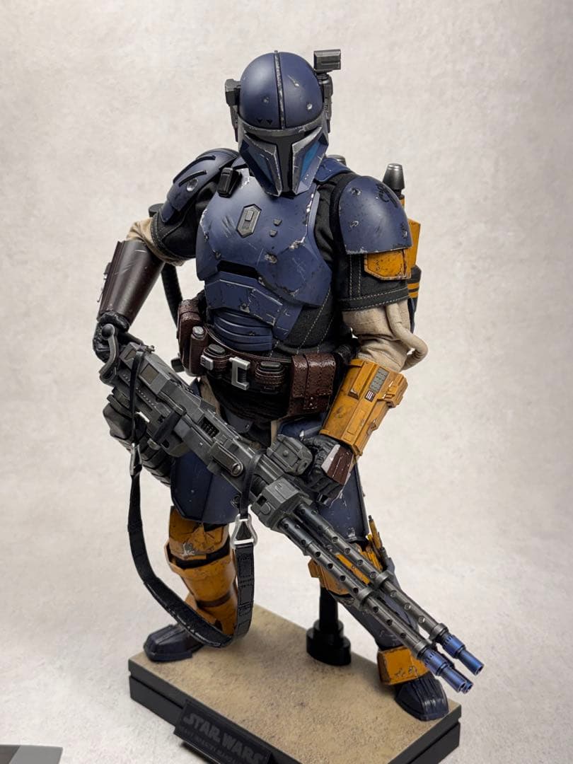 コ*タ様 重歩兵マンダロリアン ホットトイズ 1/6フィギュア